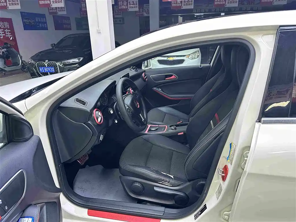 Mercedes-Benz A-Class (Import) — миниатюра 4