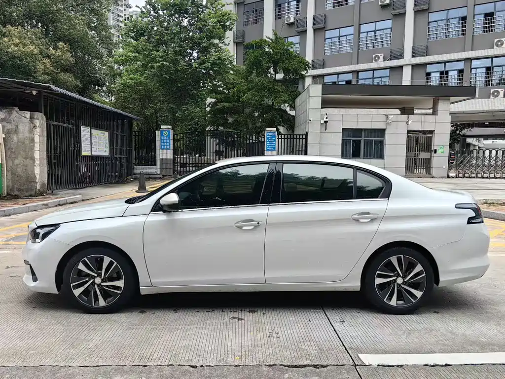 Peugeot 408 2020 360THP