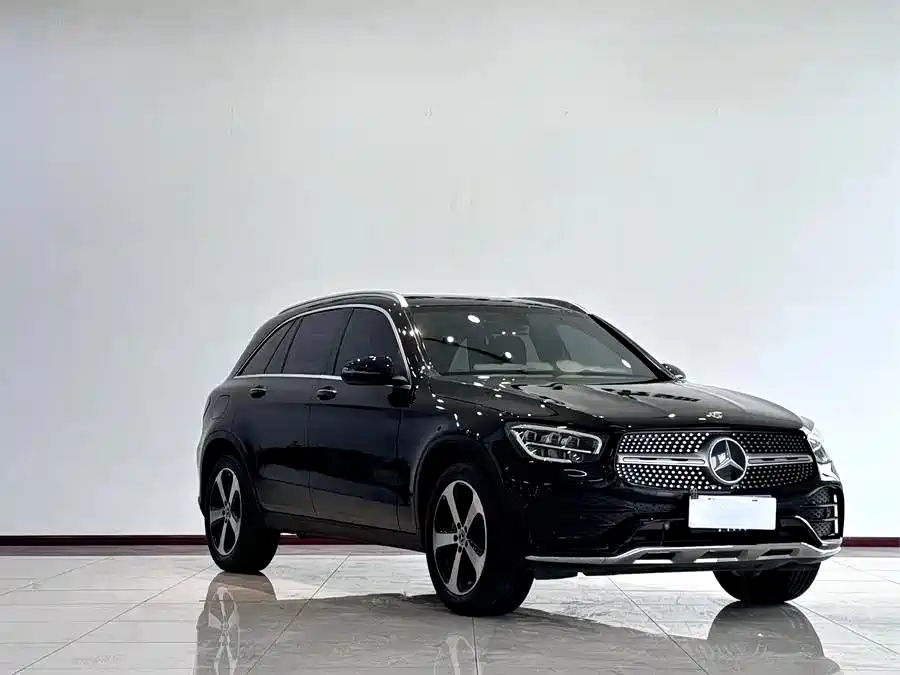 MERCEDES-BENZ GLC