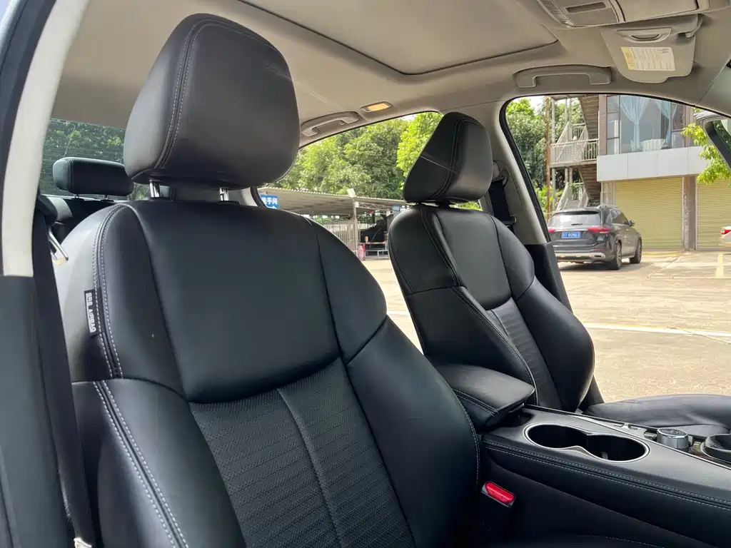 Infiniti Q50 2014 3.7L Luxury Sport