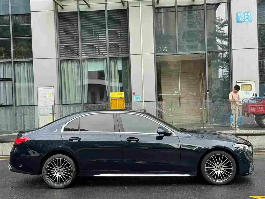 Mercedes-Benz C-Class — миниатюра 4