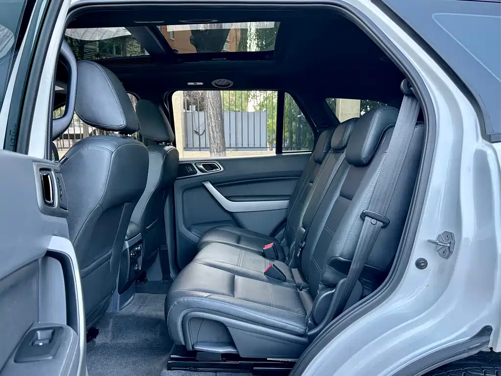 Ford Everest — миниатюра 12