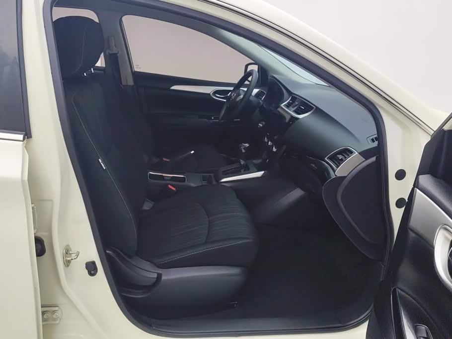 Nissan Sylphy 1.6 л 2024 г. Белый, пробег 48400 км