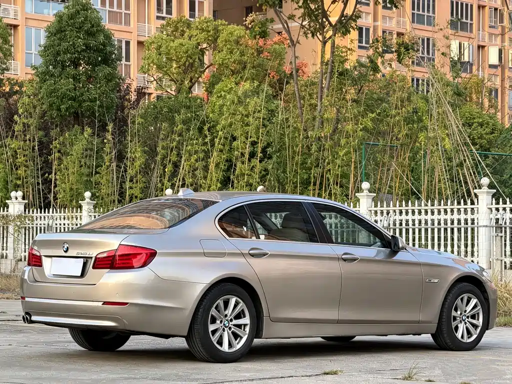 BMW 5 Series — миниатюра 19