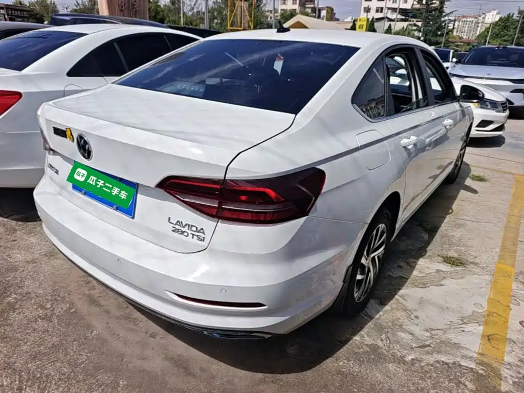 Volkswagen Lavida — миниатюра 7