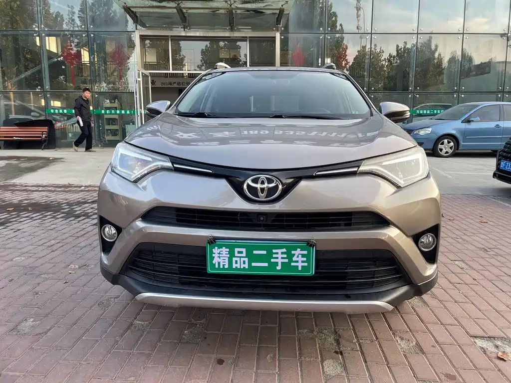 Toyota RAV4 — миниатюра 2