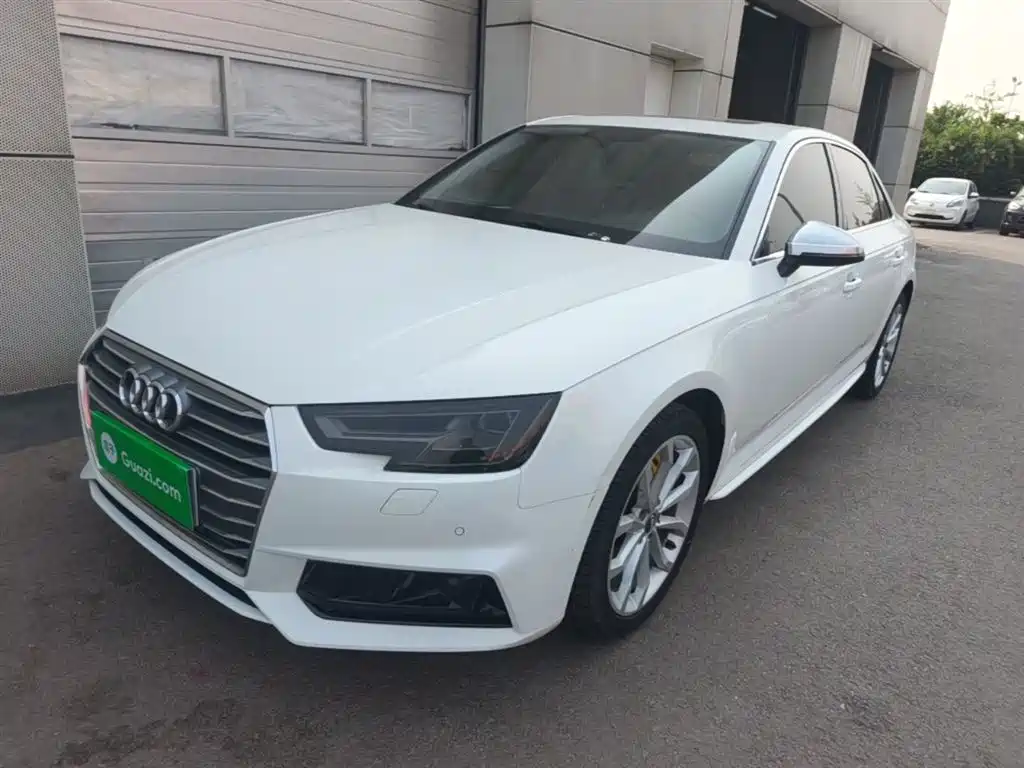 Audi A4L 2018