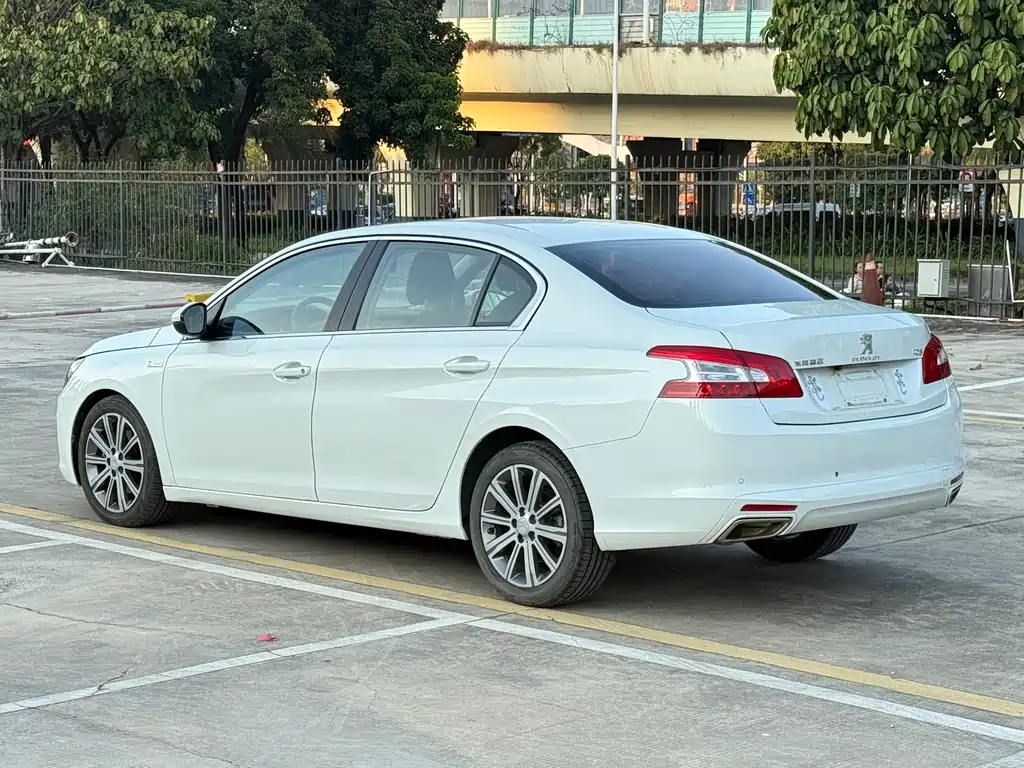 Peugeot 408 — миниатюра 5
