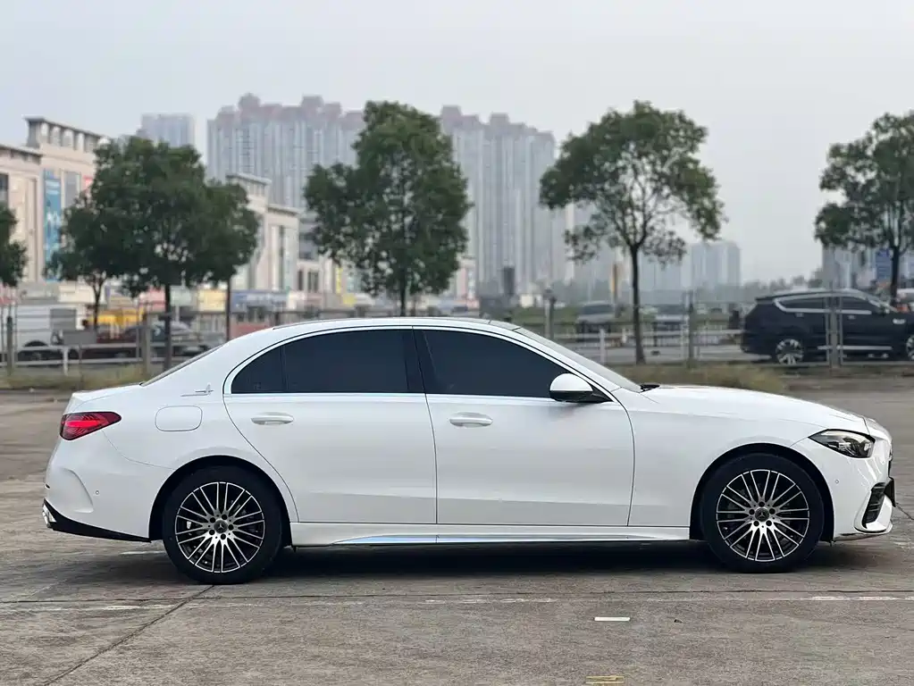 Mercedes-Benz C-Class — миниатюра 7