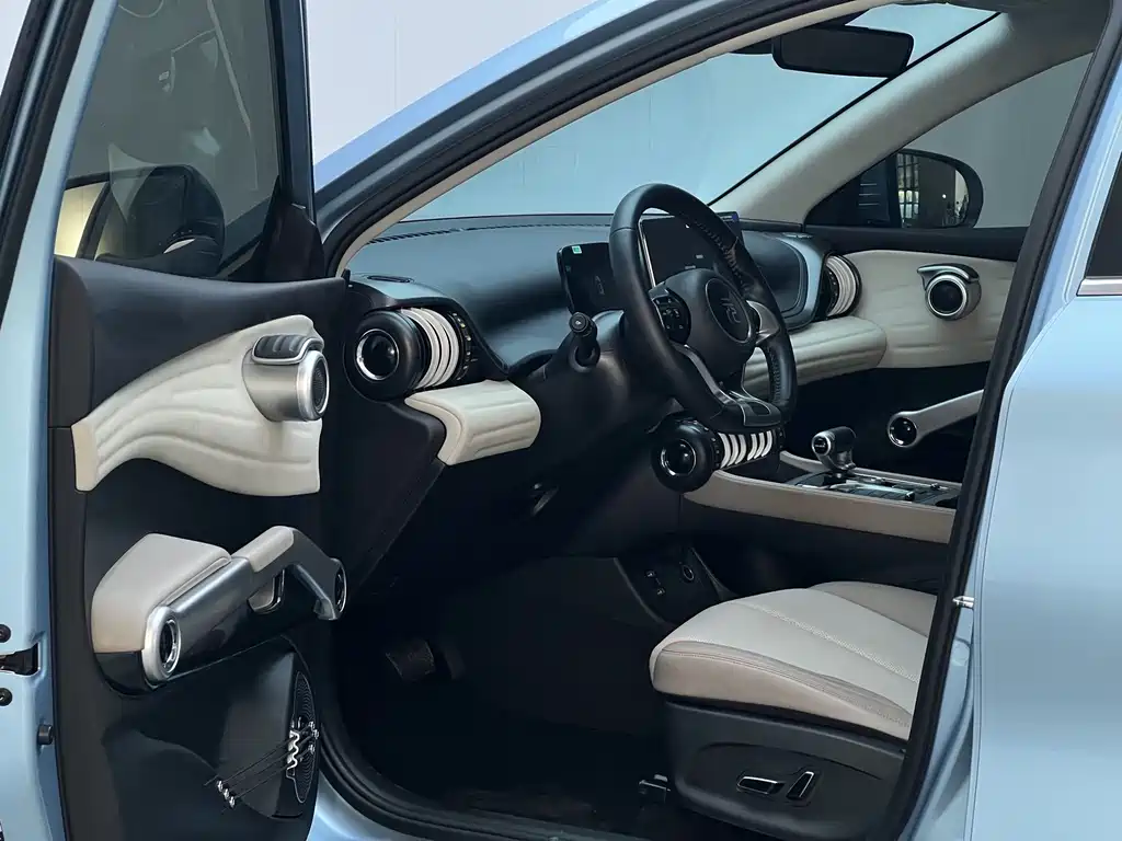 BYD Yuan Plus — миниатюра 8