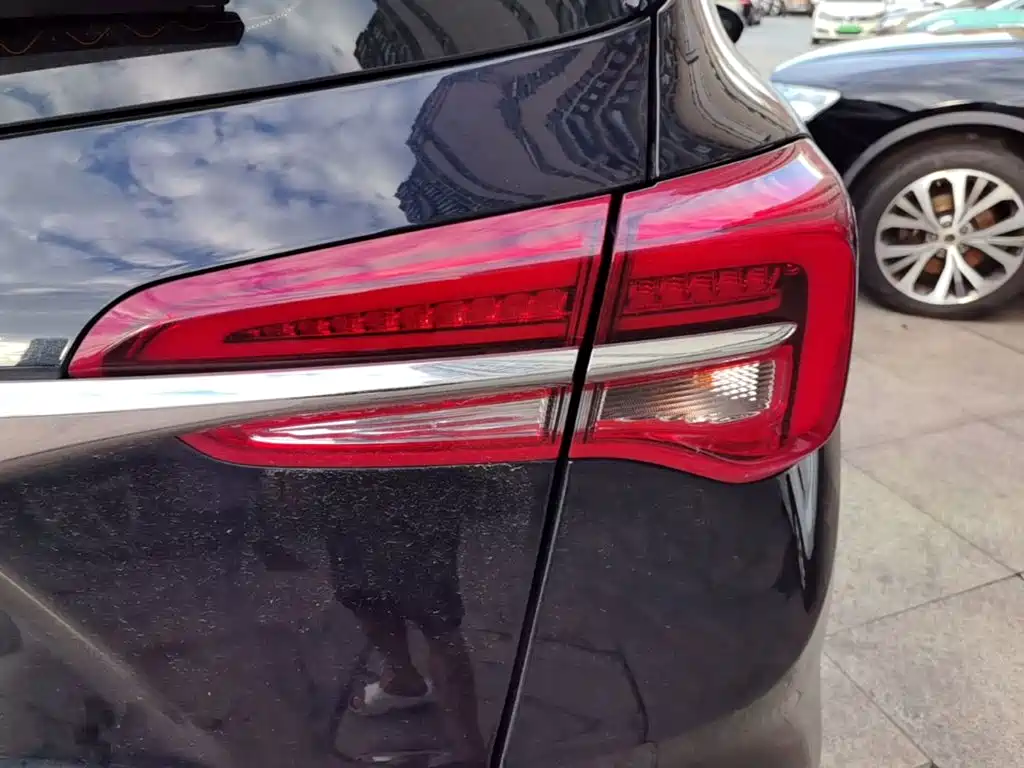 Buick Envision Plus — миниатюра 8