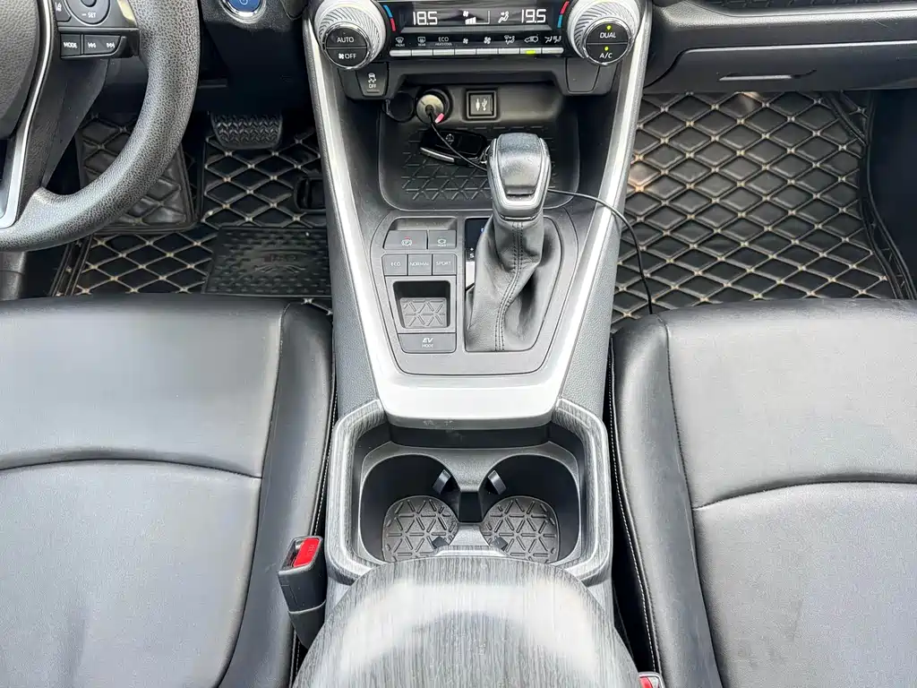 TOYOTA RAV4 RONGFANG