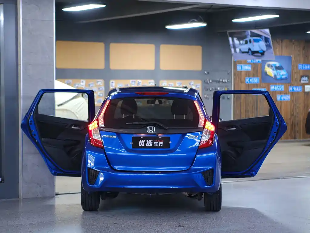 Honda Fit — миниатюра 6