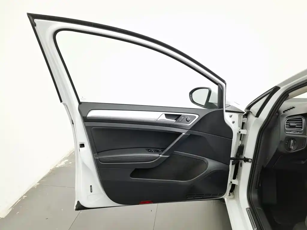 Volkswagen Golf — миниатюра 8