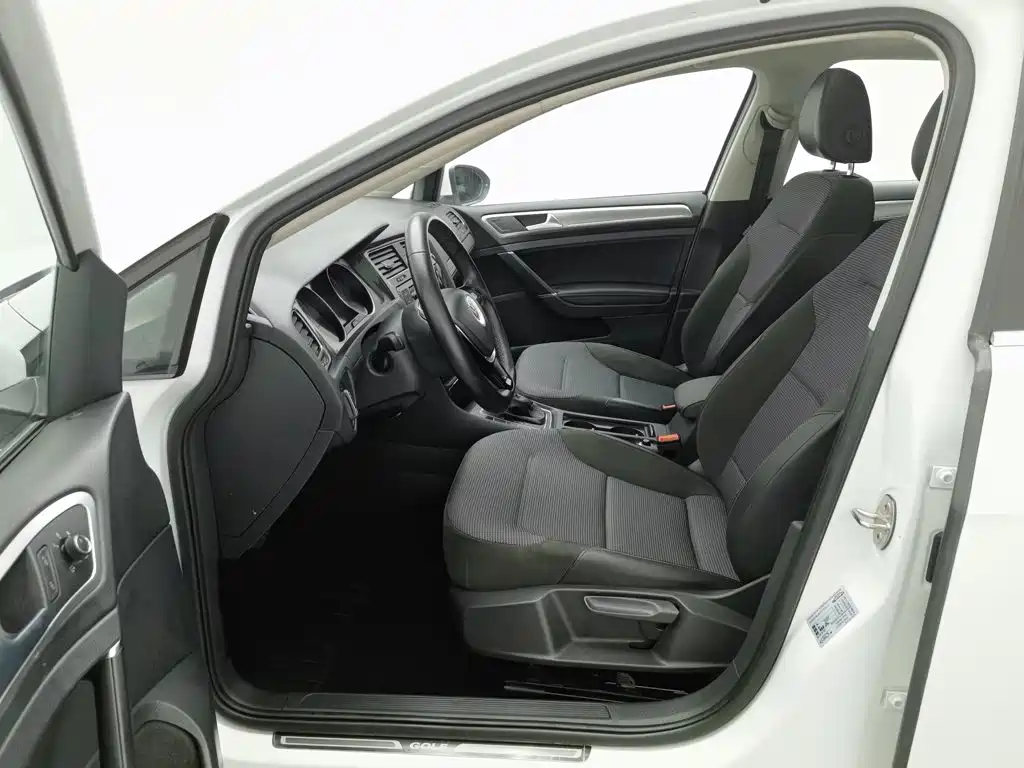 Volkswagen Golf — миниатюра 10
