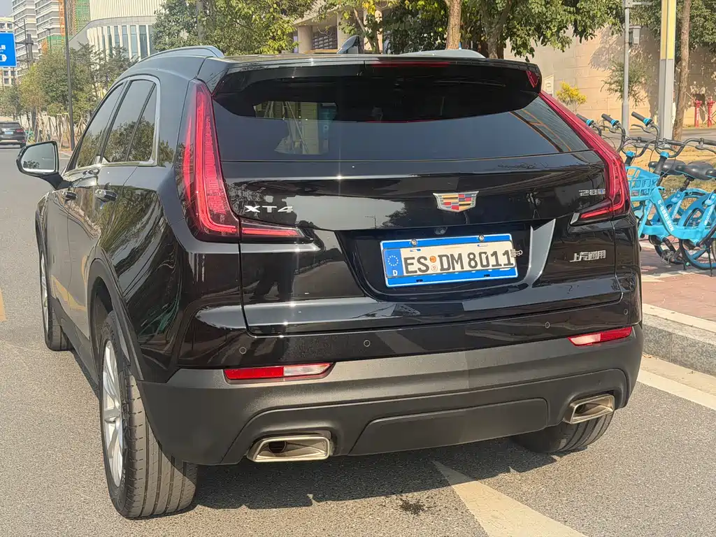 CADILLAC XT4