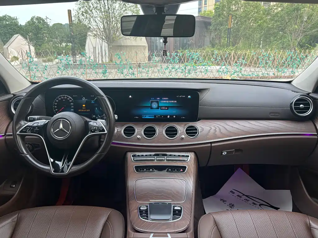 MERCEDES-BENZ E CLASS