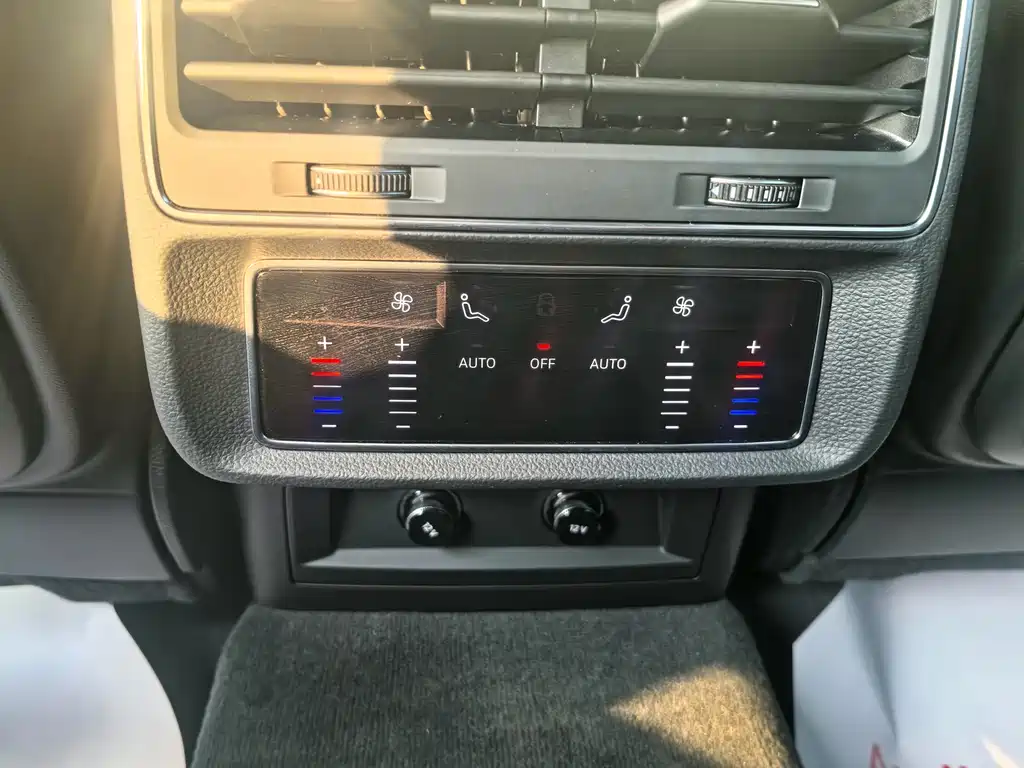 Audi SQ7 4.0 TFSI, фото 16