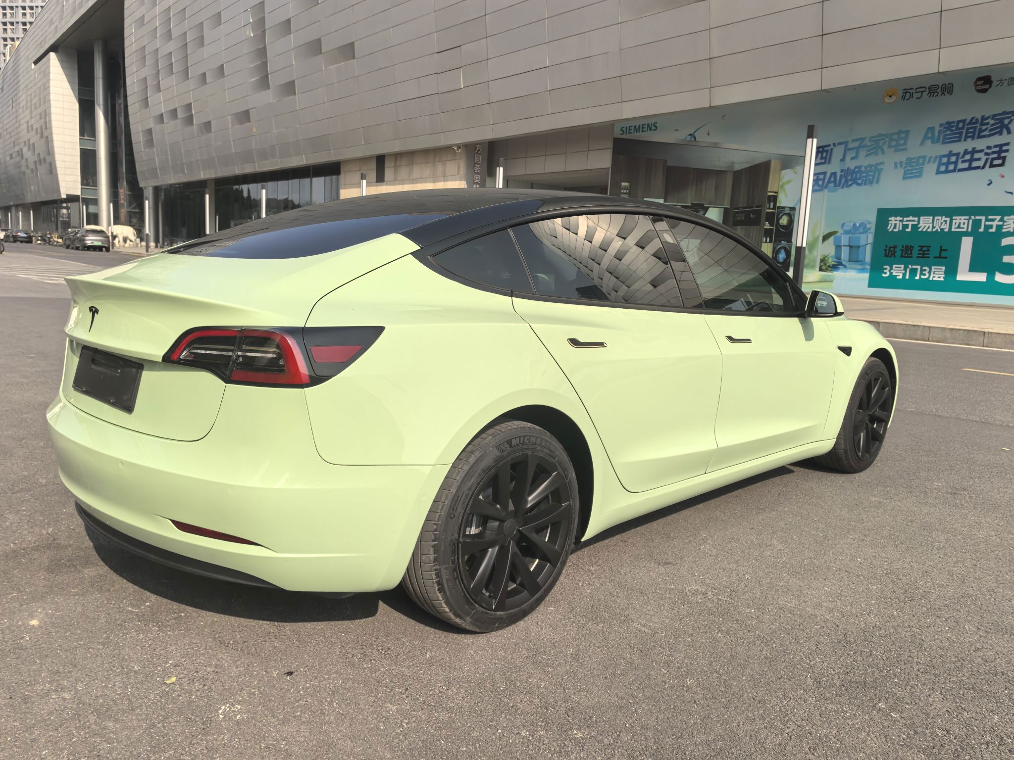 Tesla Model 3 — миниатюра 9