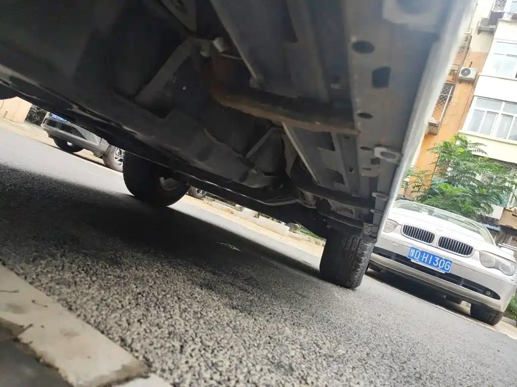 Mitsubishi Pajero (Import) — миниатюра 17