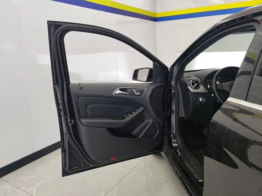 Mercedes-Benz B-Class — миниатюра 7