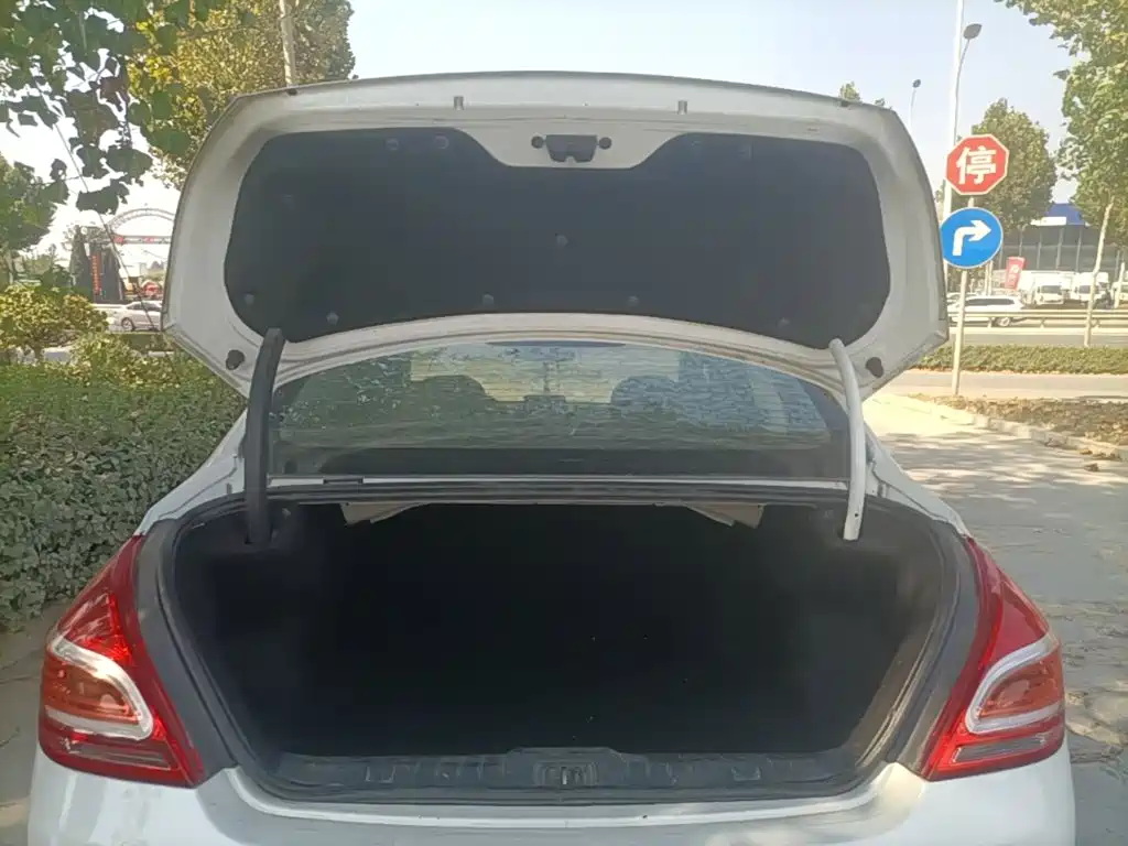 Peugeot 308 — миниатюра 19