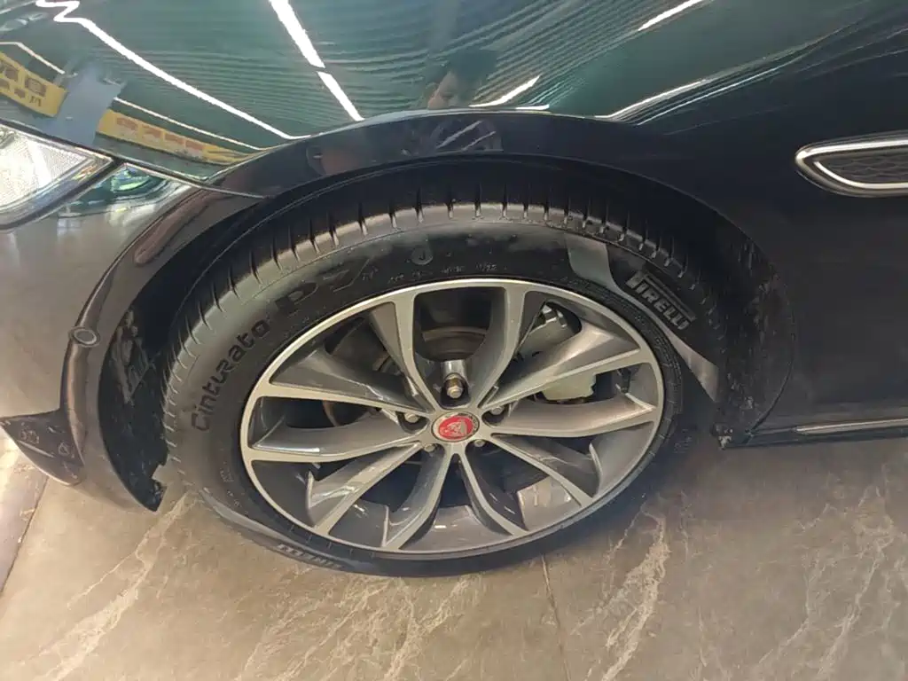 Jaguar XFL — миниатюра 23
