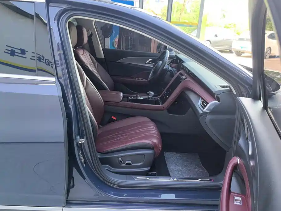 Hongqi Hongqi H5 — миниатюра 8