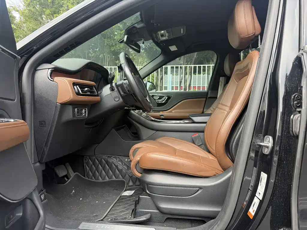 Lincoln Aviator — миниатюра 8