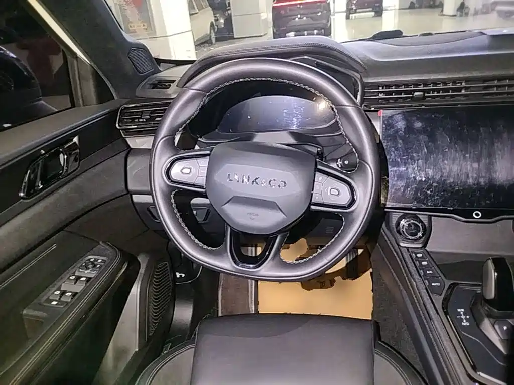 Lynk & Co 01 EM-P — миниатюра 15