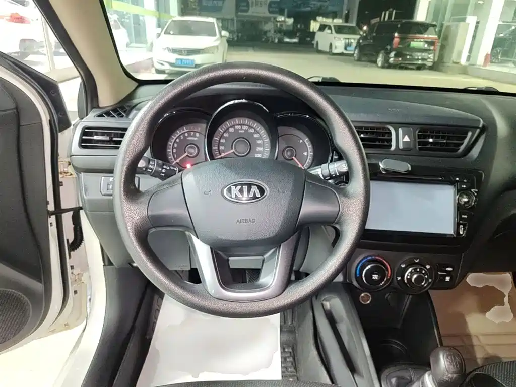 Kia K2 — миниатюра 11