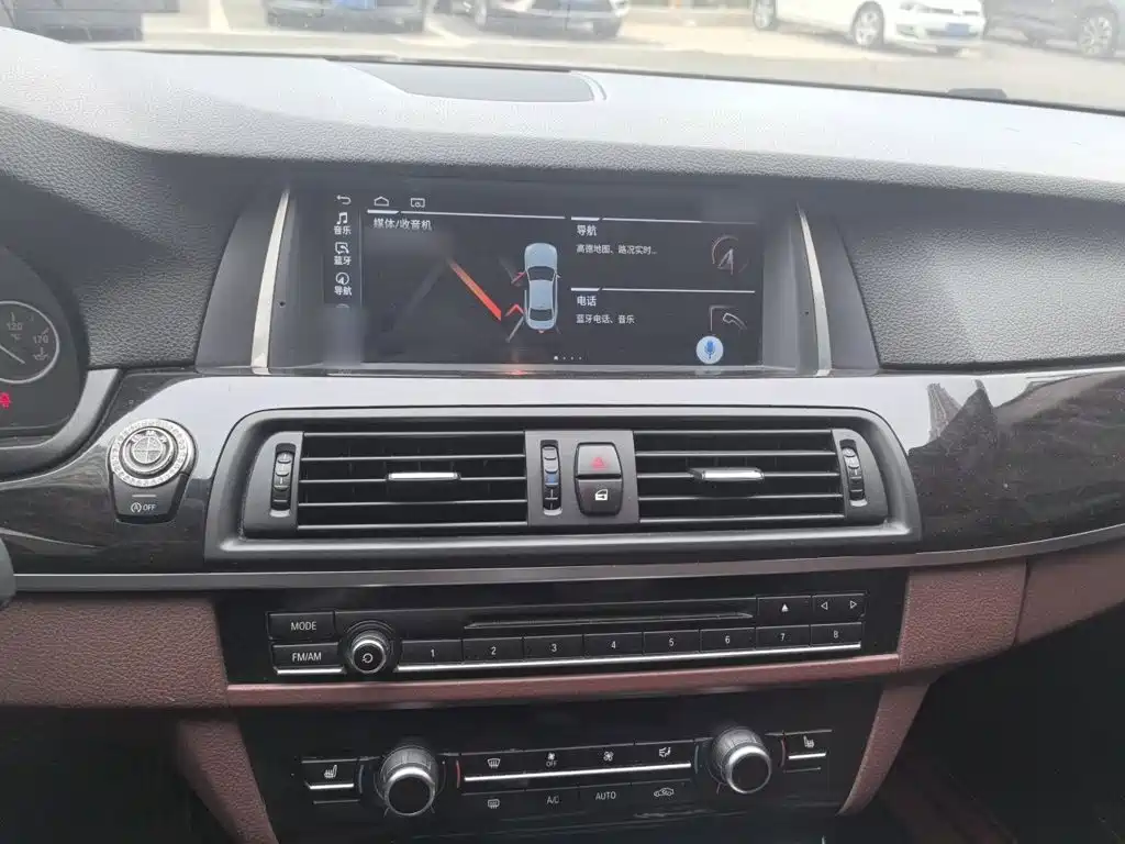 BMW 5 Series — миниатюра 6