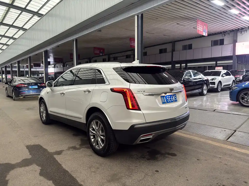 CADILLAC XT5