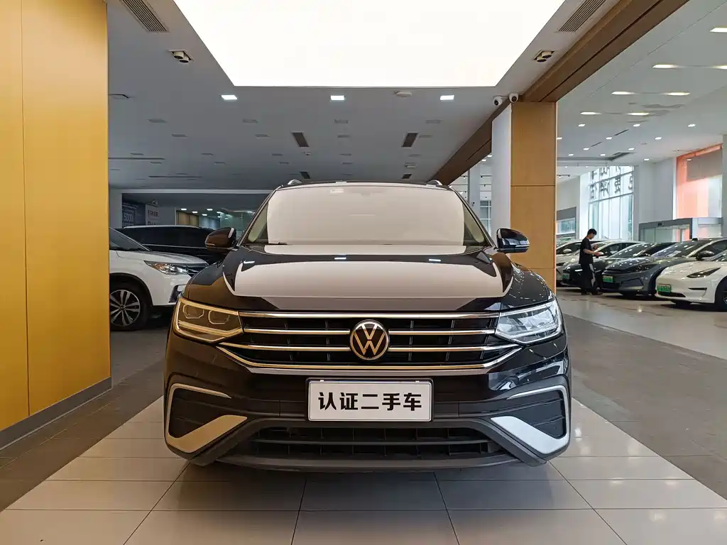 Volkswagen Tiguan L — миниатюра 3