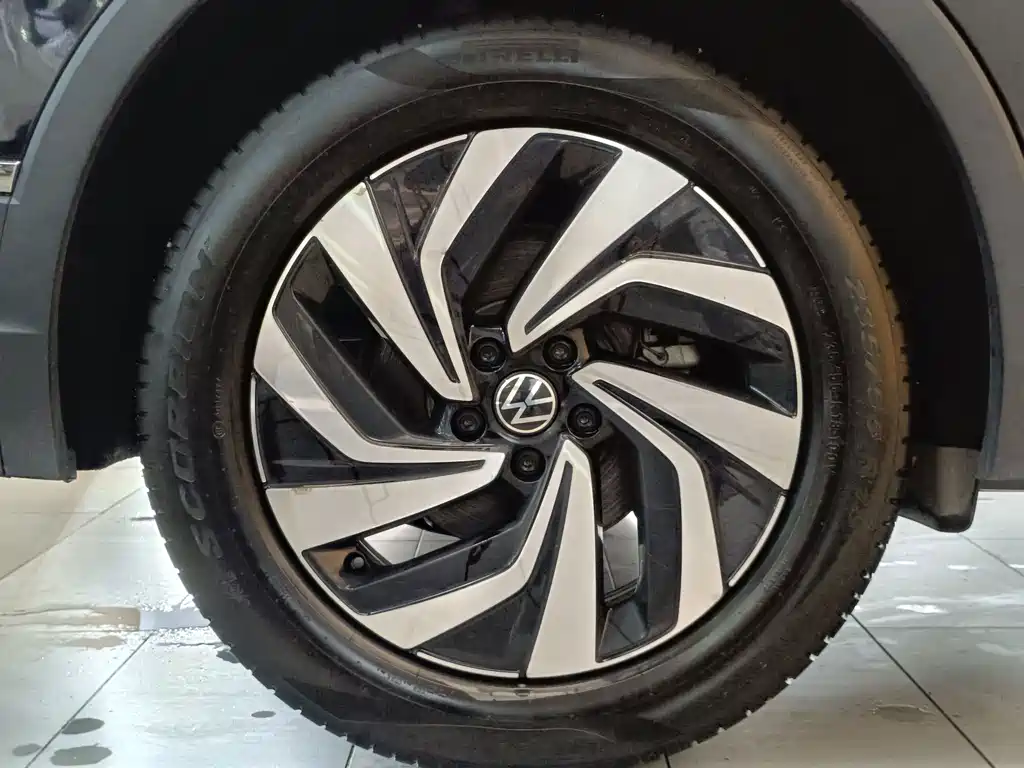 Volkswagen Tiguan L — миниатюра 30