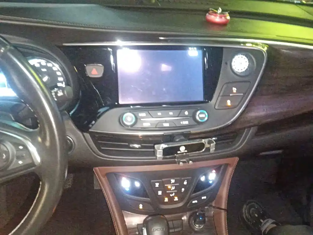 Buick Envision Plus — миниатюра 14