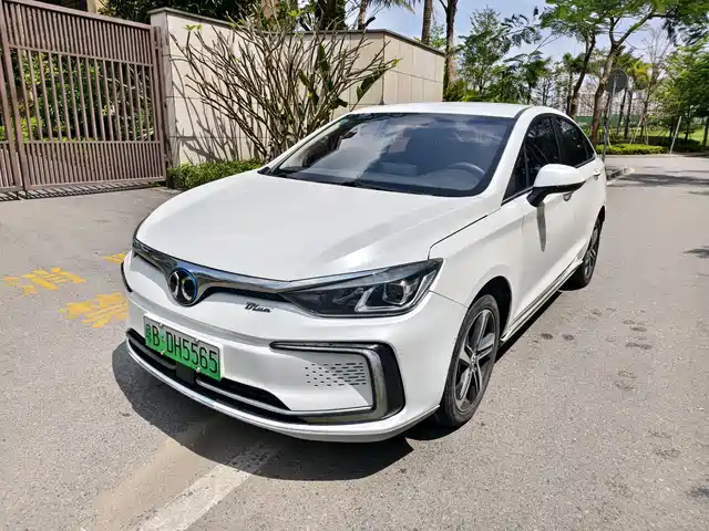 BAIC BEIJING EU5 2022