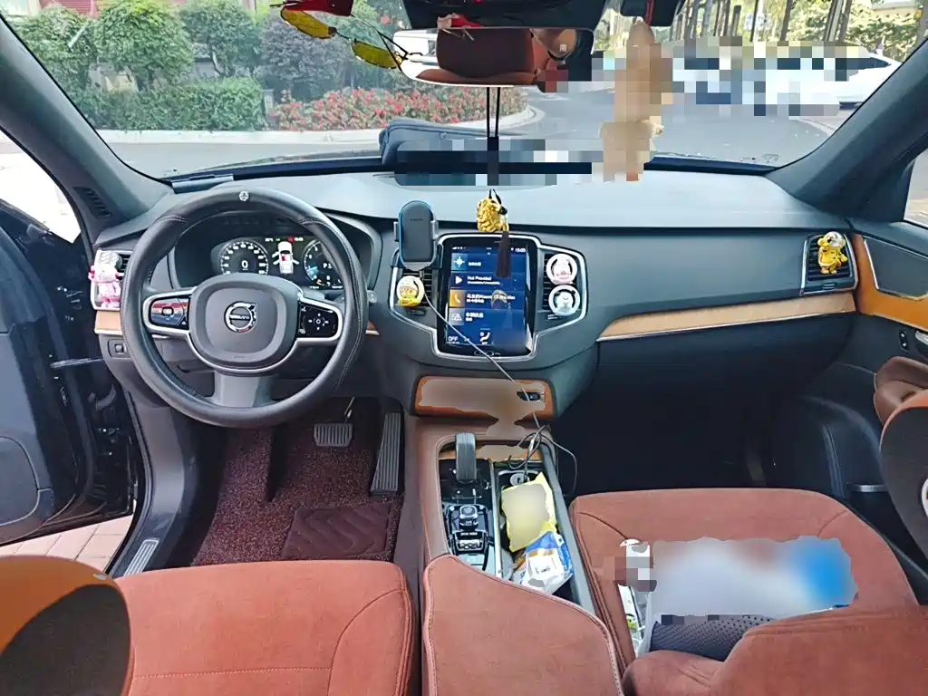 Volvo XC90 — миниатюра 5