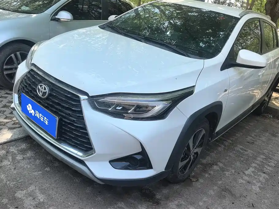 Toyota Yaris L 2021