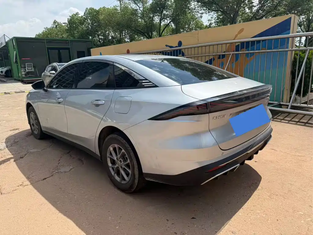 Geely Galaxy Galaxy L6 L6 2025 EM-i 60km