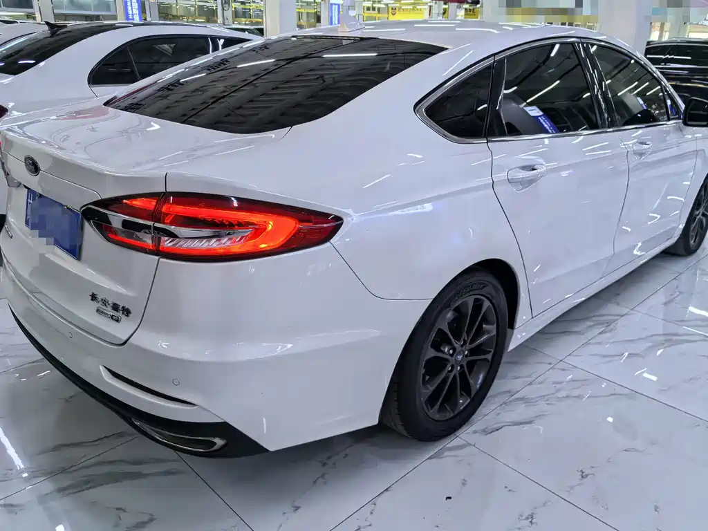 Ford Mondeo — миниатюра 6