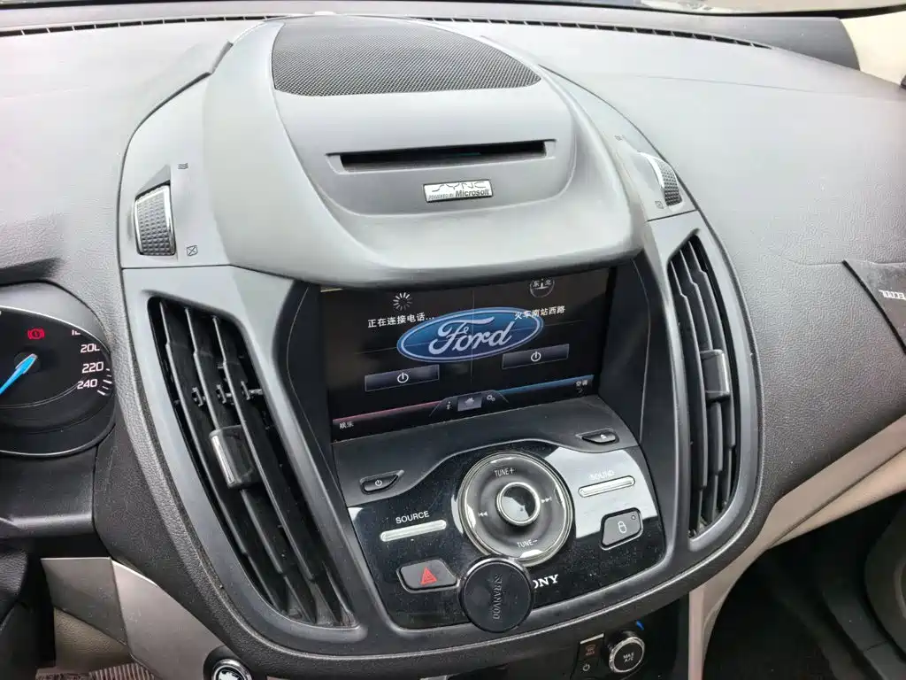 Ford Kuga — миниатюра 15