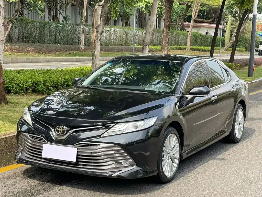 TOYOTA CAMRY