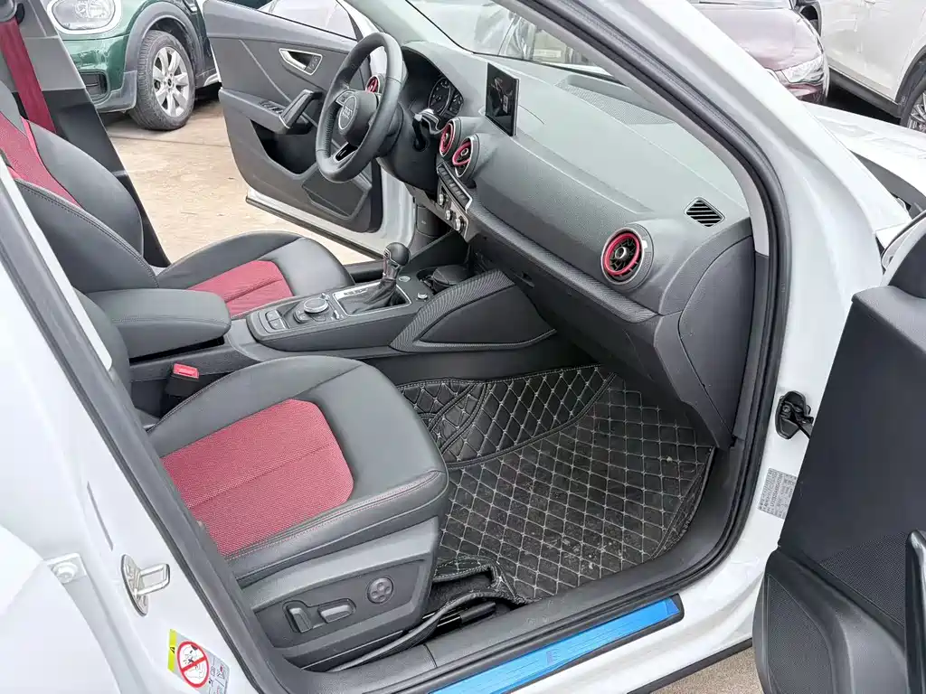 Audi Q2L 2021 35 TFSI Fashion