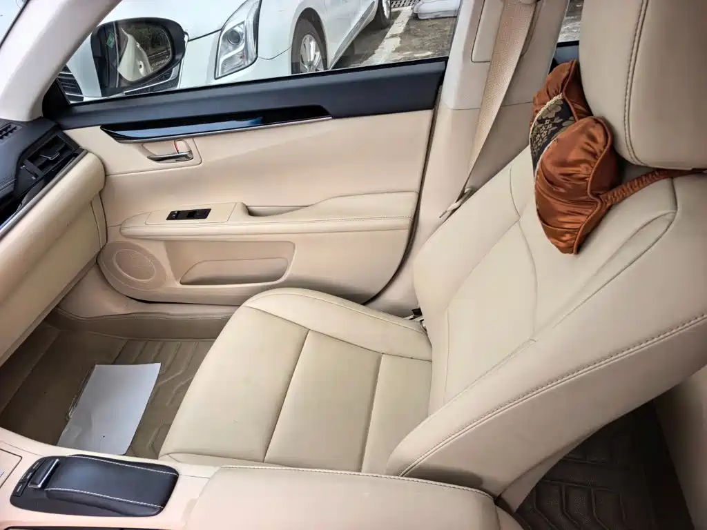 Lexus ES — миниатюра 11