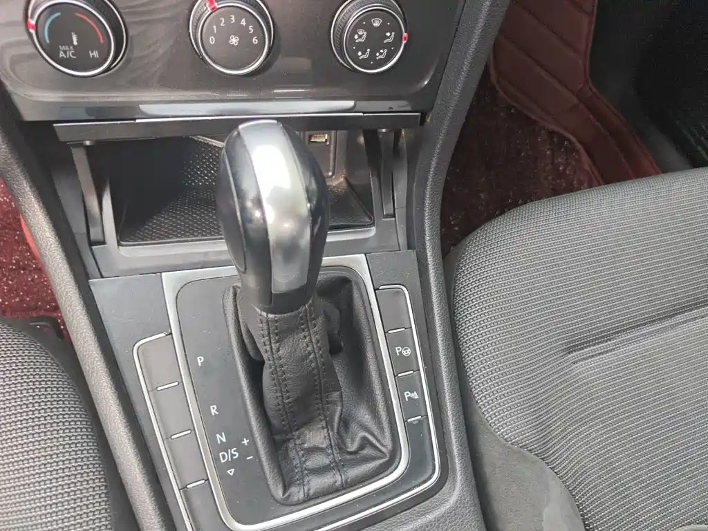 Volkswagen Golf — миниатюра 15