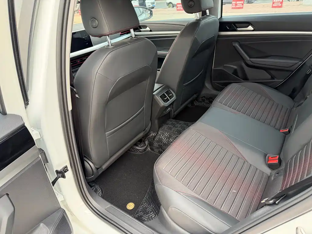 Volkswagen Lavida — миниатюра 8
