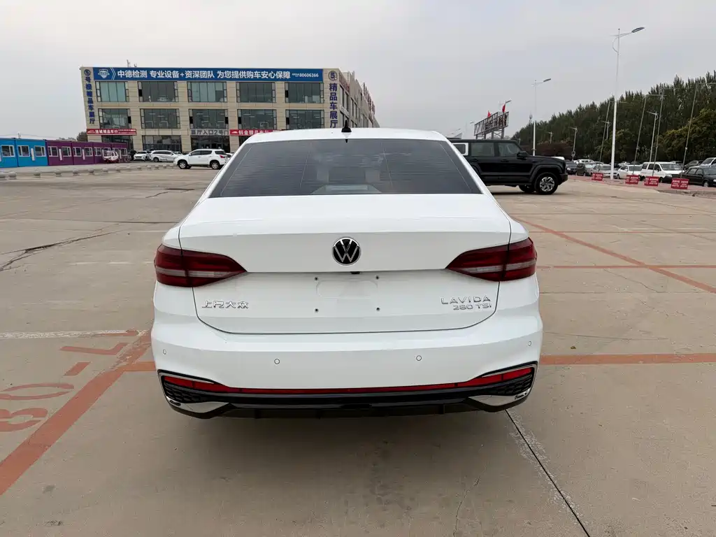 Volkswagen Lavida — миниатюра 7