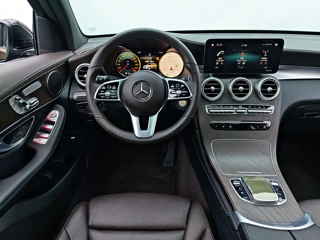 MERCEDES-BENZ GLC