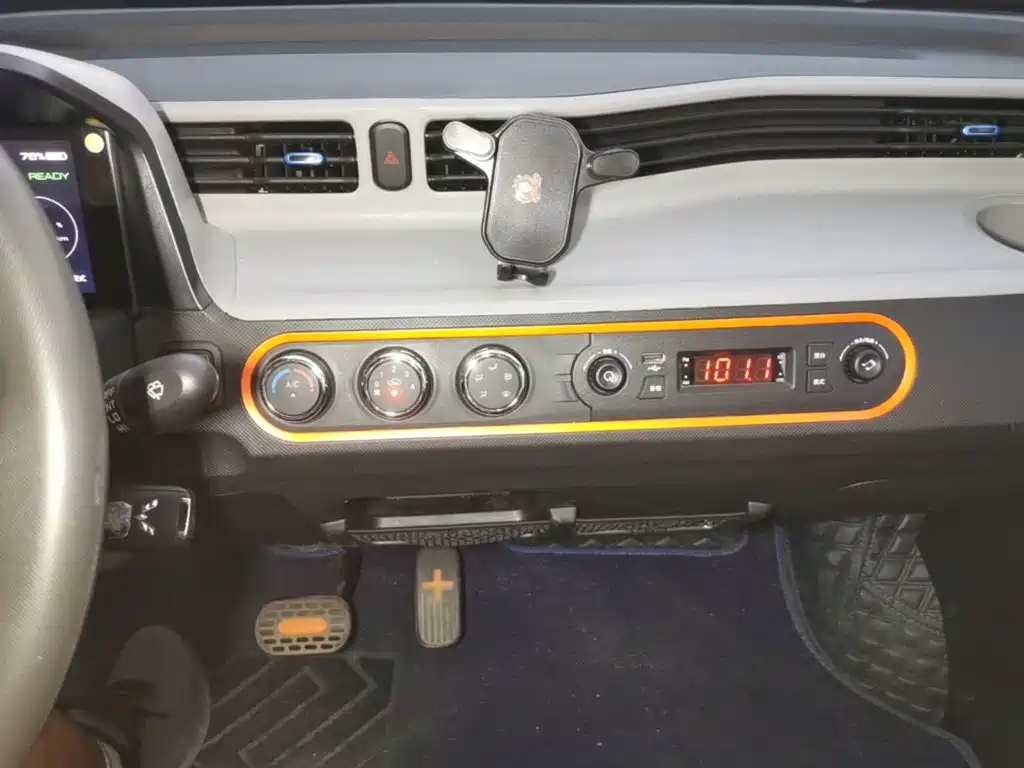 Wuling MINIEV — миниатюра 13
